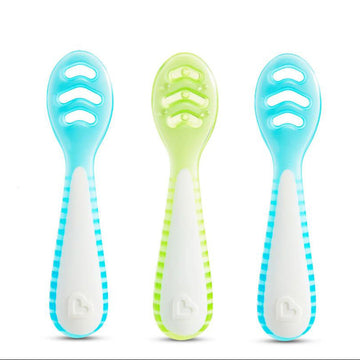 Munchkin Gentle Dip ™ Multistage First Spoons - 3pk